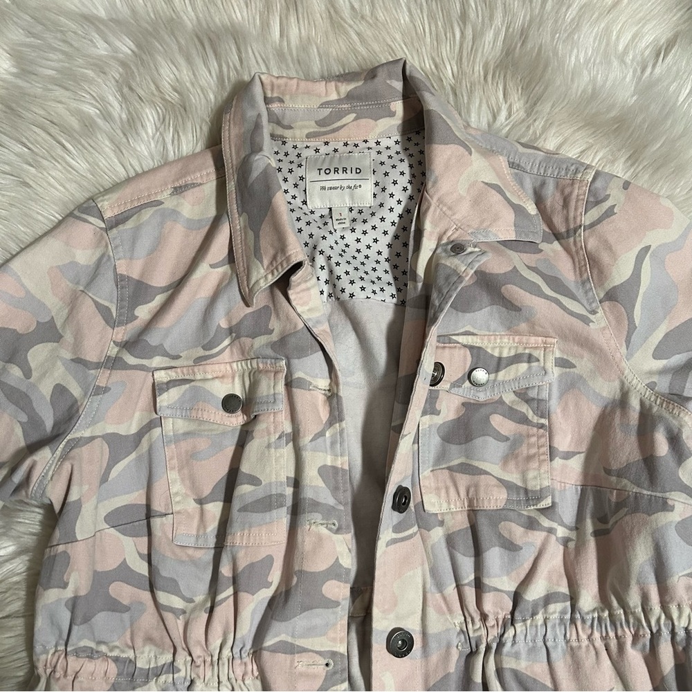 Torrid pink Camo jacket. - Picture 5 of 11